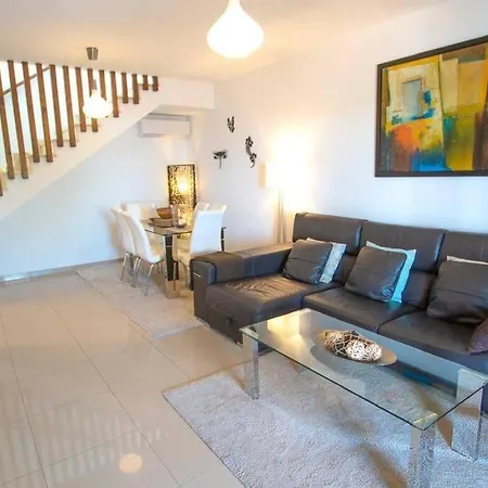 Solsidan Pool, Jacuzzi, A/c 15 Minutes Walking To Marina Rubicon Playa Blanca (Lanzarote)