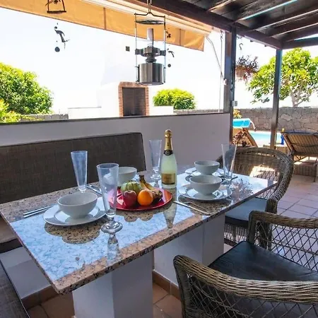 Villa Solsidan Pool, Jacuzzi, A/c 15 Minutes Walking To Marina Rubicon