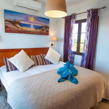 Villa Solsidan Pool, Jacuzzi, A/c 15 Minutes Walking To Marina Rubicon *