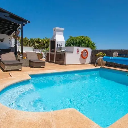 Solsidan Pool, Jacuzzi, A/c 15 Minutes Walking To Marina Rubicon *