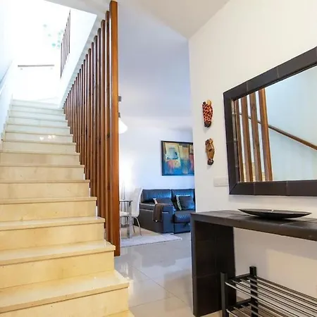 Solsidan Pool, Jacuzzi, A/c 15 Minutes Walking To Marina Rubicon *