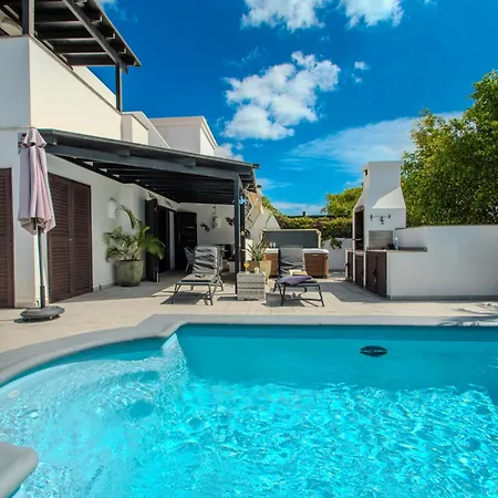 빌라 Solsidan Pool, Jacuzzi, A/c 15 Minutes Walking To Marina Rubicon
