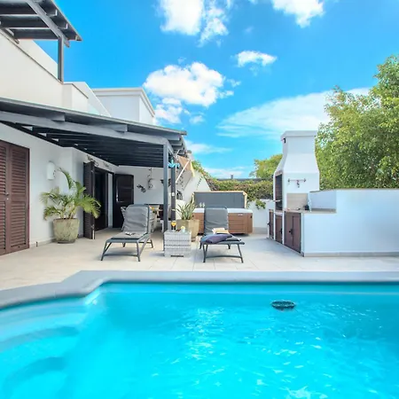 Villa Solsidan Pool, Jacuzzi, A/c 15 Minutes Walking To Marina Rubicon *
