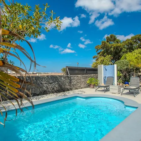 Solsidan Pool, Jacuzzi, A/c 15 Minutes Walking To Marina Rubicon Villa *