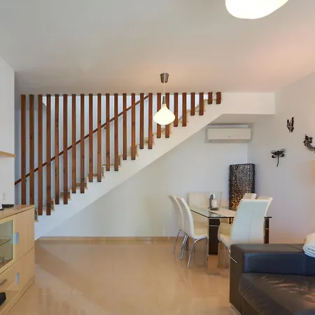 Villa Solsidan Pool, Jacuzzi, A/c 15 Minutes Walking To Marina Rubicon