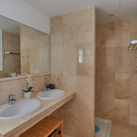 Villa Solsidan Pool, Jacuzzi, A/c 15 Minutes Walking To Marina Rubicon *