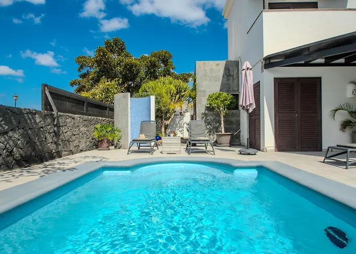 Solsidan Pool, Jacuzzi, A/c 15 Minutes Walking To Marina Rubicon 빌라 플라야블랑카