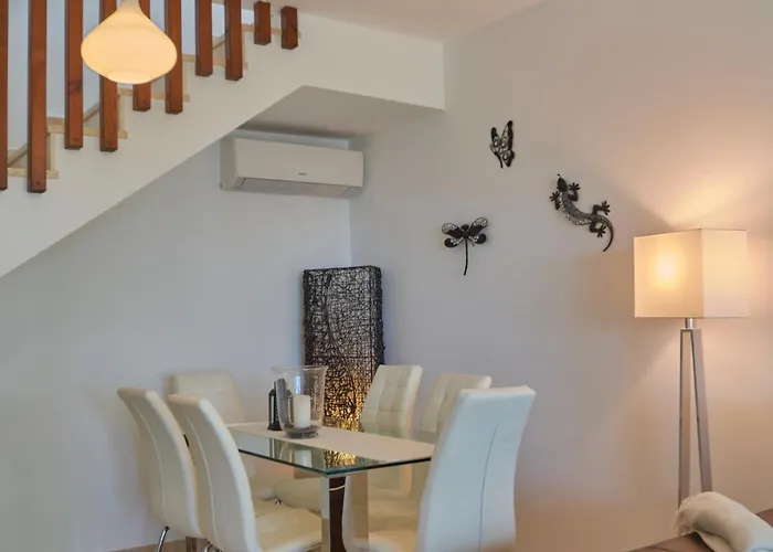 빌라 Solsidan Pool, Jacuzzi, A/c 15 Minutes Walking To Marina Rubicon *