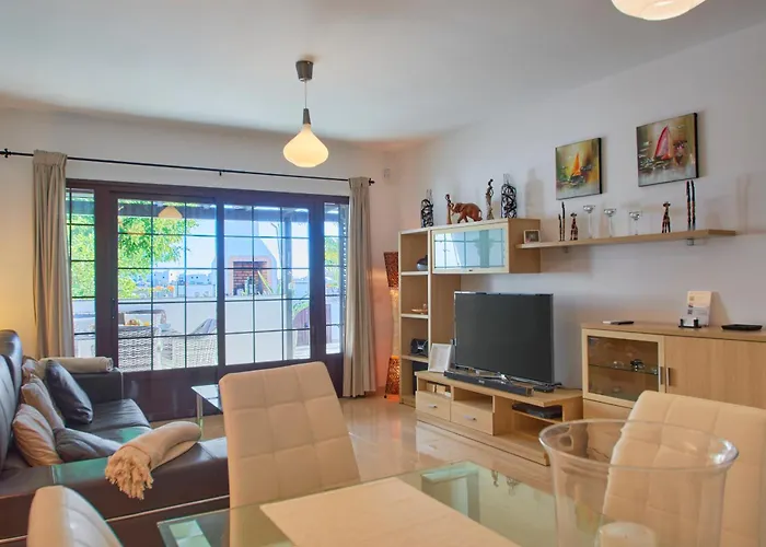 빌라 Solsidan Pool, Jacuzzi, A/c 15 Minutes Walking To Marina Rubicon *