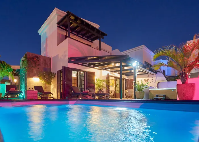 Solsidan Pool, Jacuzzi, A/c 15 Minutes Walking To Marina Rubicon 빌라