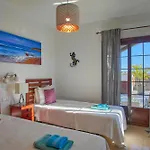 Solsidan Pool, Jacuzzi, A/c 15 Minutes Walking To Marina Rubicon Villa