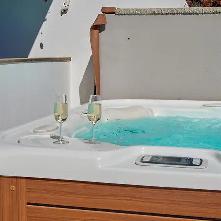 Solsidan Pool, Jacuzzi, A/c 15 Minutes Walking To Marina Rubicon * Playa Blanca